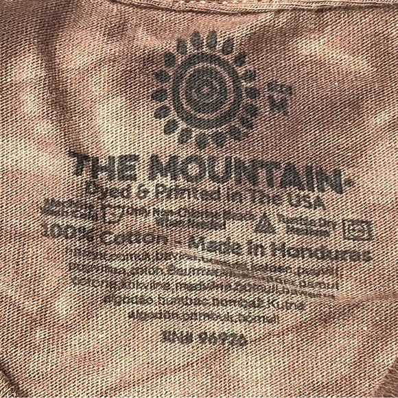 The Mountain Men’s Chocolate Lab Graphic Tee - Picture 5 of 6